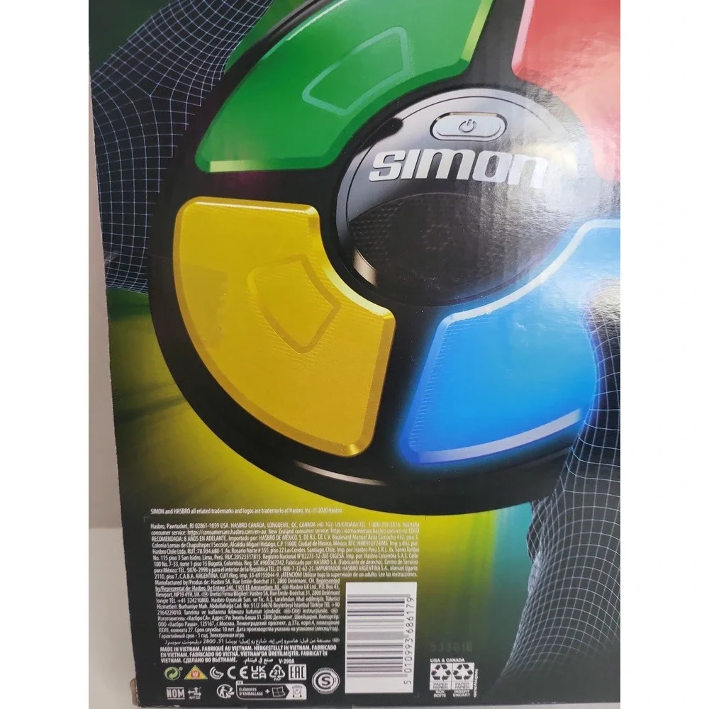 Hasbro SIMON Says Classic Memory Electronic Game 2020 Version BRAND NEW